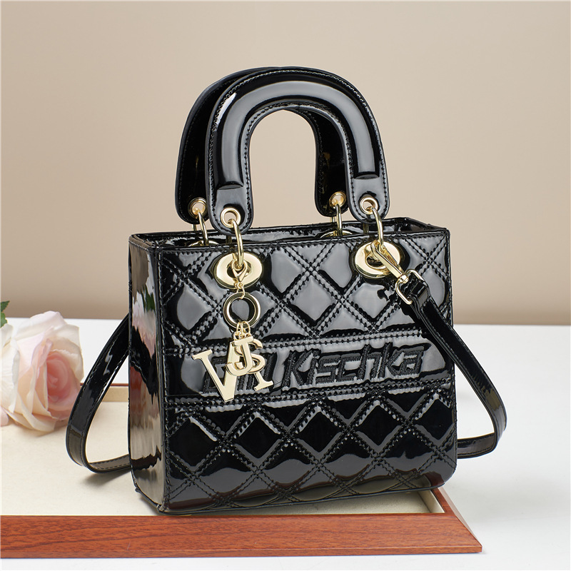 Wedding bag, Concubine bag, 2025 new women's handbag, versatile bridal bag, internet famous, high-end sense, one shoulder crossbody bag, trendy