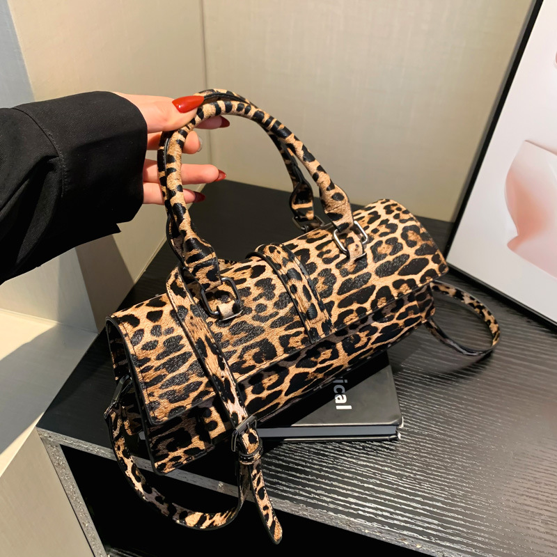 Bags Crossbody Bag Women's 2025 New Bag Korean Edition Fashion Leopard Pattern Ins Crossbody Handheld Single Shoulder Small Square Bag PU