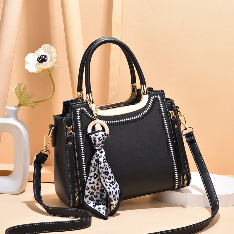 Women's handbag 2025 autumn and winter new trend handbag silk scarf hanging decoration large capacity shoulder bag hair replacement