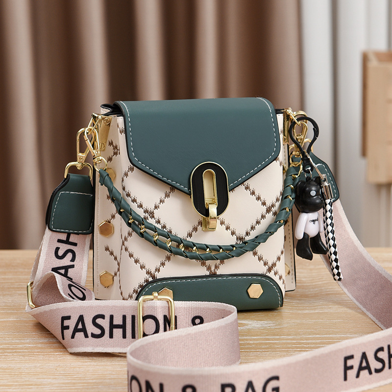 Small bag, women's 2025 new crossbody bag, fashionable embroidered thread chain small bag, mini phone bag