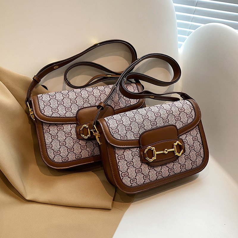 Cross border women's bag 2025 new trendy and versatile Western style printed single shoulder crossbody bag with high texture retro saddle bag Bags
