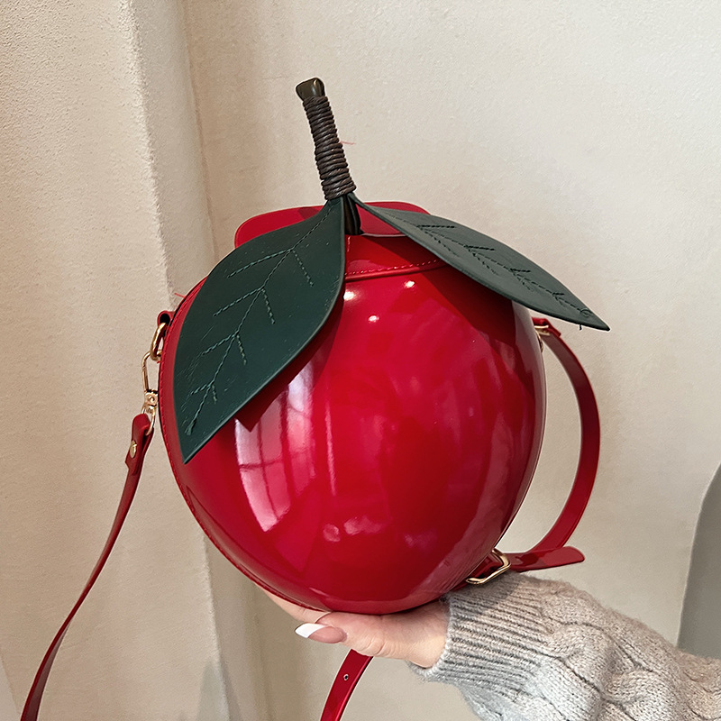 Personalized and creative watermelon bag 2025, cute and sweet girl, fashionable and niche design, western-style single shoulder crossbody small round bag