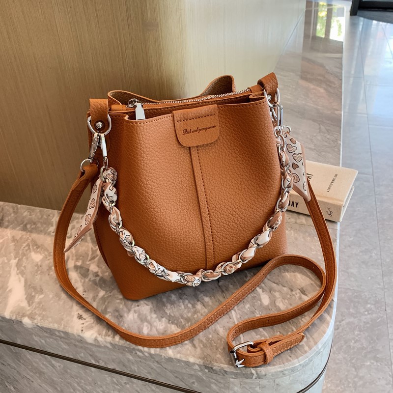 Silk scarf handbag, women's 2025 summer new fashion, internet celebrity shoulder bag, high-end texture, niche crossbody bucket bag