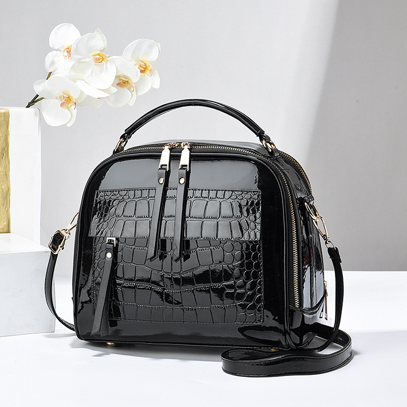【 Recommended by Shichen 】 2025 Western style retro small bag, trendy crocodile pattern glossy lacquered leather women's bag, hand-held crossbody bag