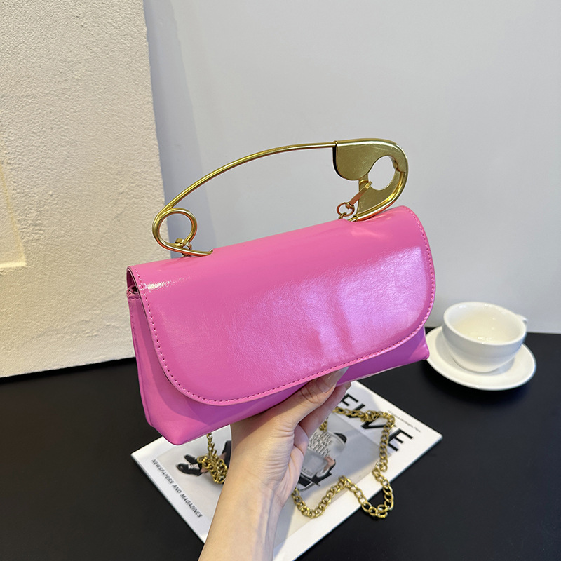 Personalized paper clip small bag for women in autumn and winter 2025, trendy Korean version, versatile crossbody bag, chain carrying pin bag