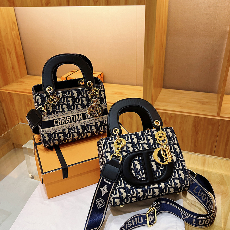 Cross border Concubine Bag Women's Handbag 2026 New High Quality Texture Light Luxury This Year's Popular Embroidered Diagonal Cross Small Bag