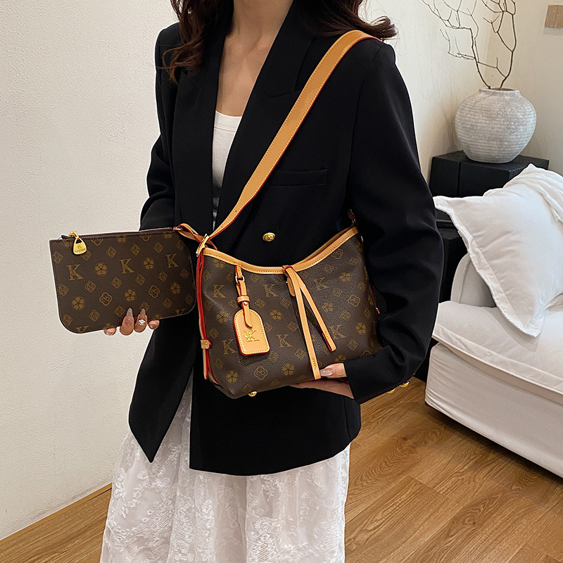 Tote bag high-end versatile large capacity bag for female college students 2025 new versatile work commuting shoulder bag