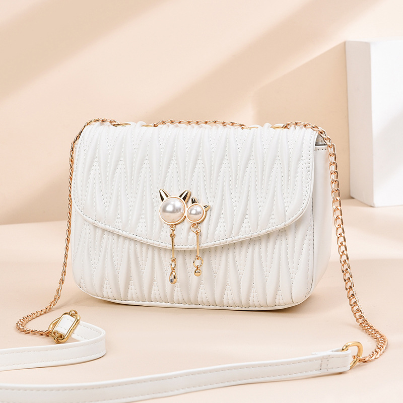 Soft surface high-end pleated chain bag for women's summer 2025 new fashionable crossbody bag, simple single shoulder small square bag