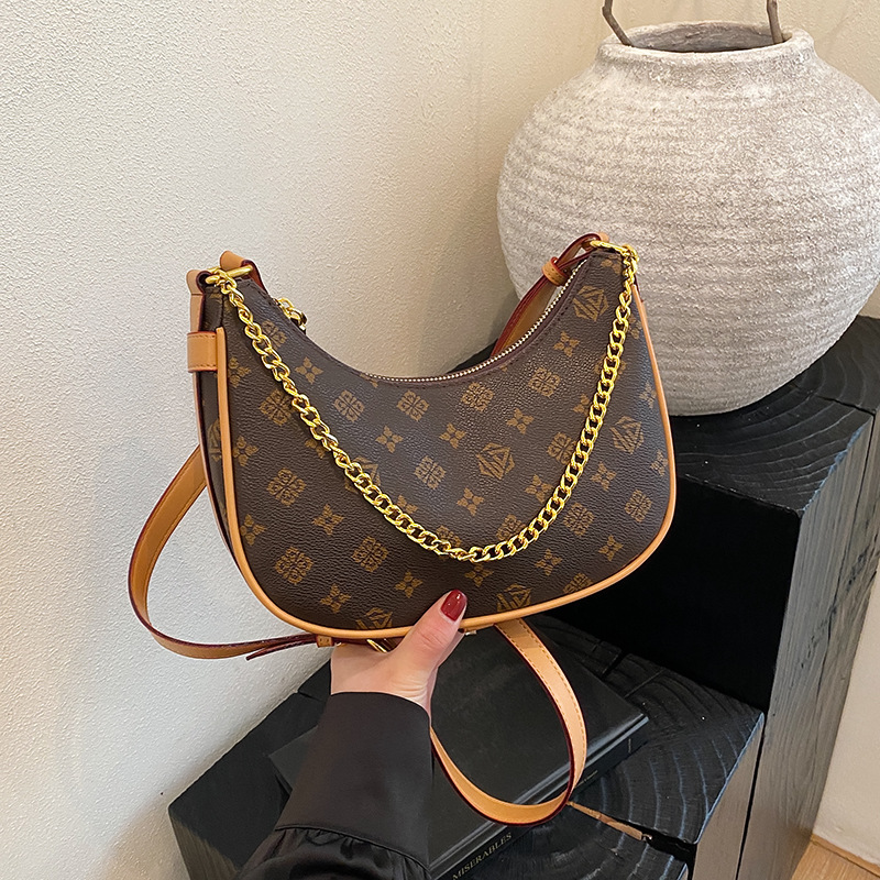 Cross border temperament bag for women 2025 new European and American retro printing stick bag fashionable high-end shoulder bag diagonal cross bag