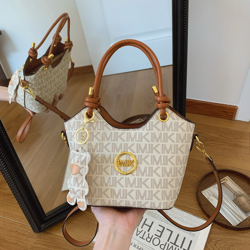 Cross border high-end handbag for women 2025 new light luxury versatile vegetable basket bag, water bucket bag, fashionable single shoulder crossbody bag