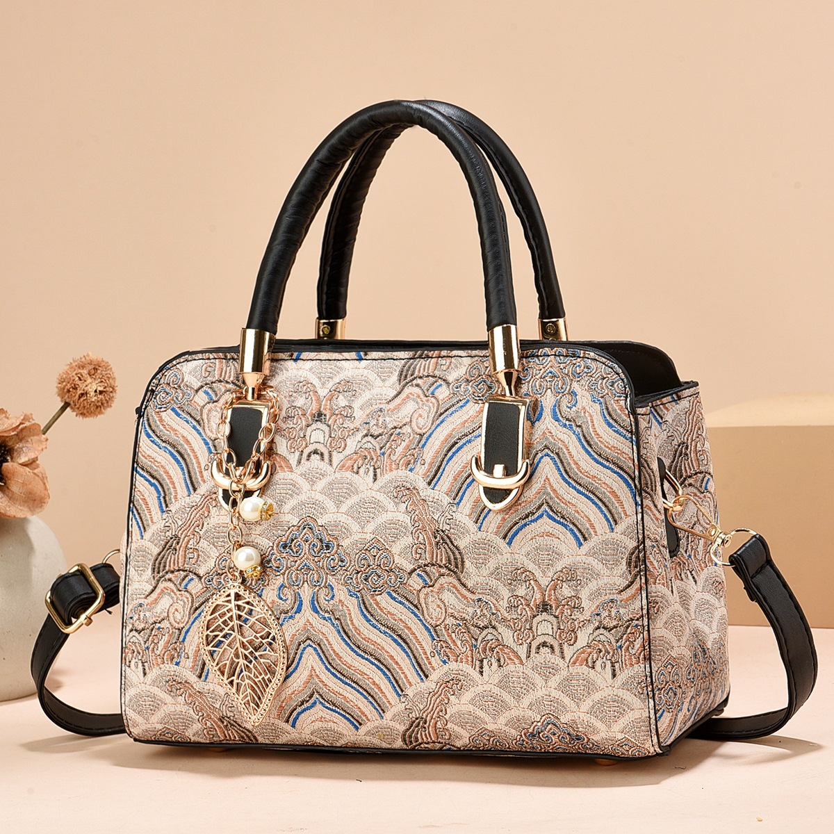 Middle aged women's bag 2025 new fashionable women's handbag Korean version simple mom bag shoulder crossbody bag dropshipping