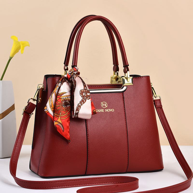 Middle aged Mom Bag 2025 Autumn/Winter New Fashion Splicing Handheld Big Bag Korean Edition Large Capacity Single Shoulder Cross Shoulder Bag Trend
