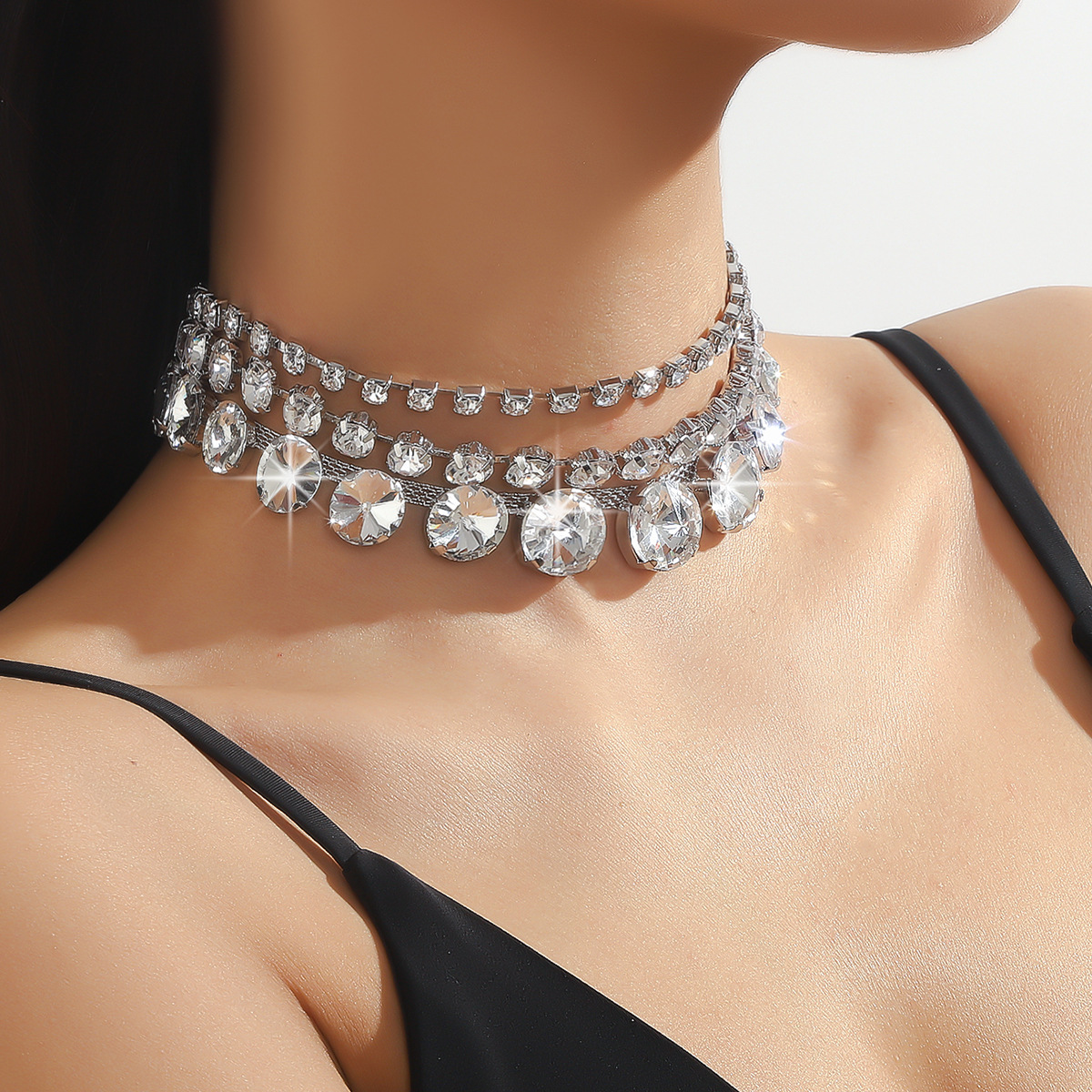 E-commerce source exaggerates multi-layer circular large crystal diamond necklace, fashionable and exaggerated necklaces