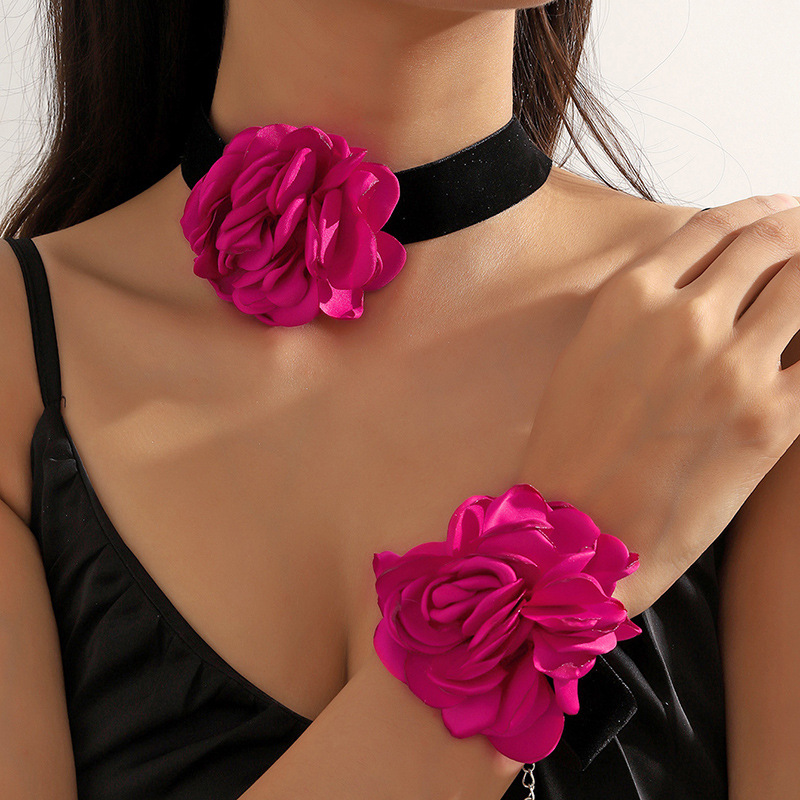 Retro exaggerated wide velvet belt with rose red large flower necklace for dinner party flower collar neck strap necklace