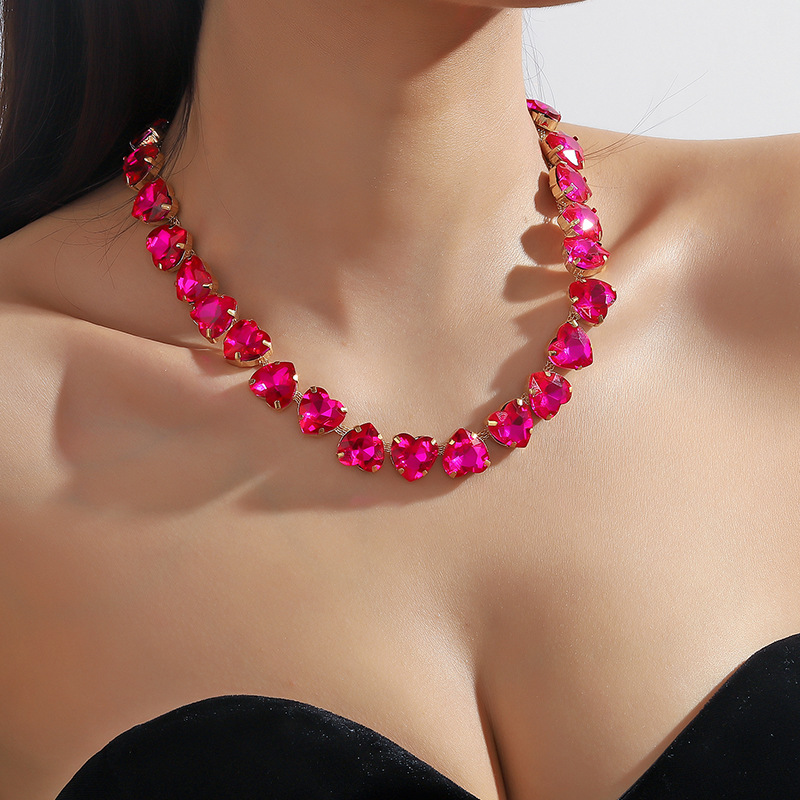 Rose pink Barbie pink peach heart heart-shaped glass crystal collarbone chain exaggerated banquet accessory necklace
