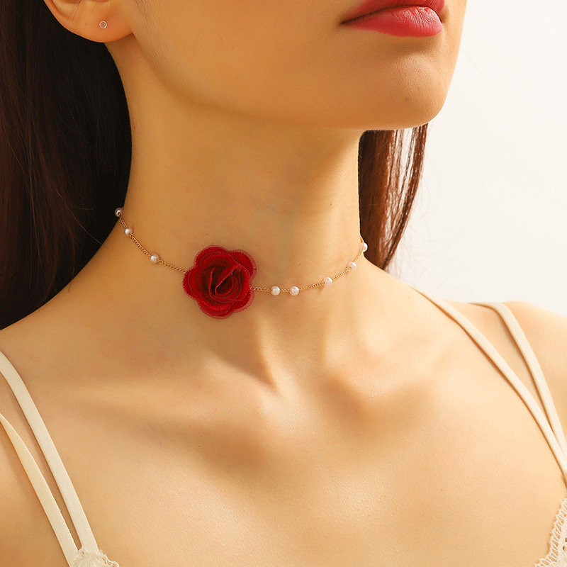 Sweet retro flower necklace for girls, super fairy fashion collarbone chain necklace, new pearl flower necklace