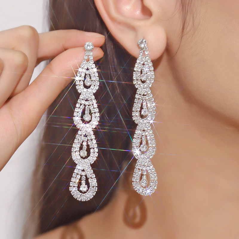 Claw Chain Series Water Diamond Earrings for Women, Sparkling Full Diamond Long Earrings, Earrings for Dinner, Versatile Earrings