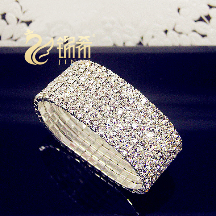 Manufacturer's direct supply of fashionable bride bracelets, rhinestone bracelets, Korean sweet commemorative bracelets, wholesale of jewelry