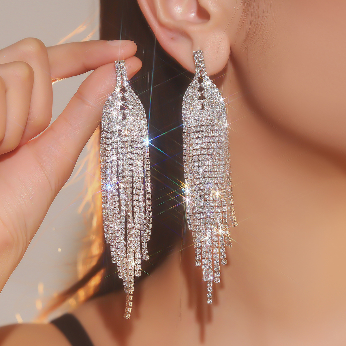 Exaggerated Claw Chain Bare Diamond Full Diamond Long tassel Earrings Sparkling Diamond Long Earrings Versatile Charm Earrings