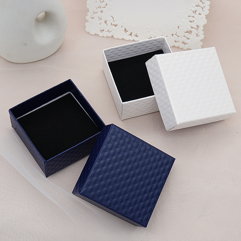Jewelry box, jewelry storage box, anti-oxidation portable square earrings, rings, necklaces, bracelets, small packaging gift box