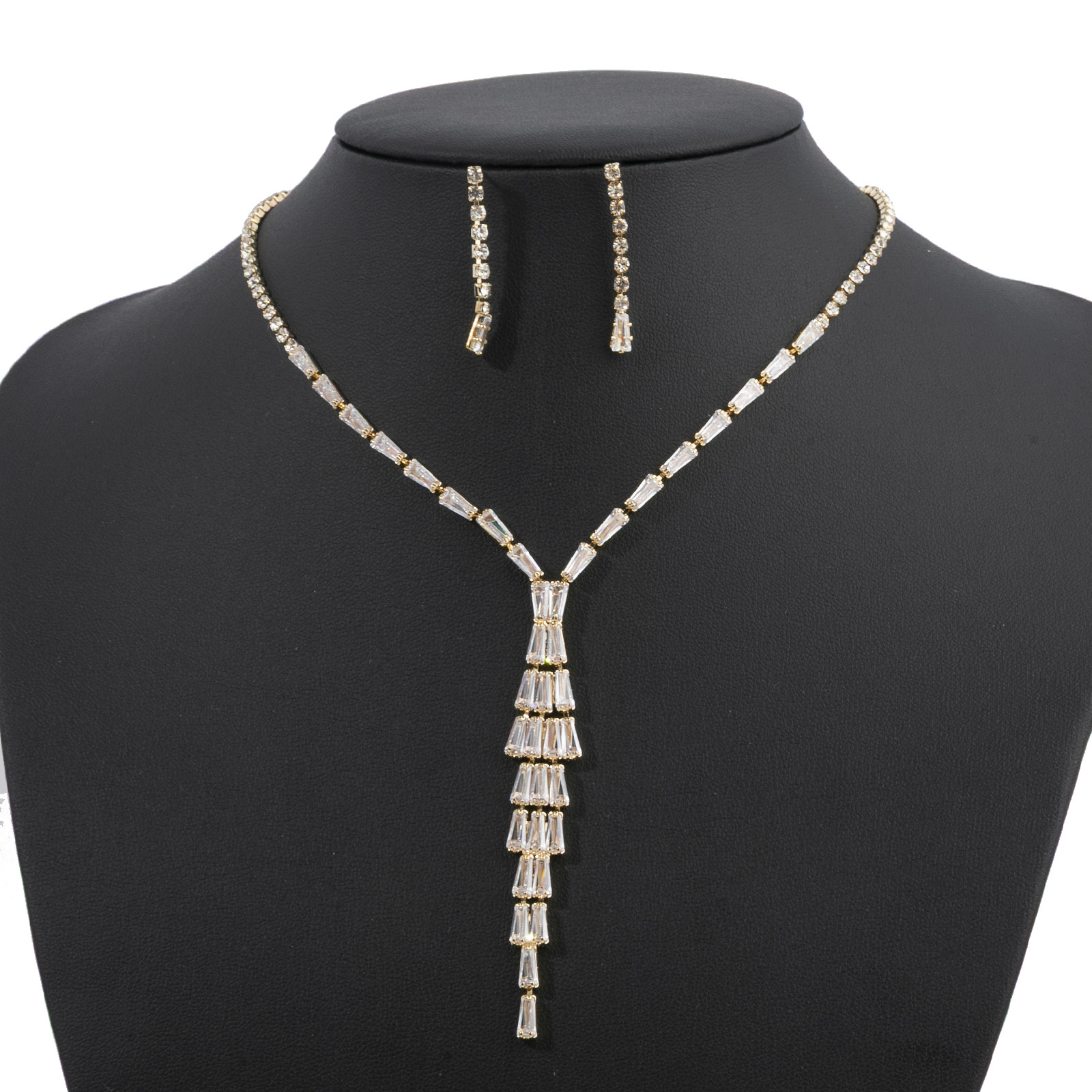 Wholesale of new snake shaped zircon jewelry sets from cross-border sources in Europe and America, including rhinestone earrings, necklaces, and two-piece sets