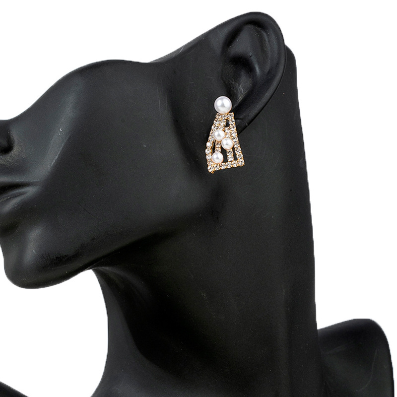 Korean version exquisite and elegant pearl small earrings cross-border European and American wedding banquet rhinestone wing shaped earrings wholesale