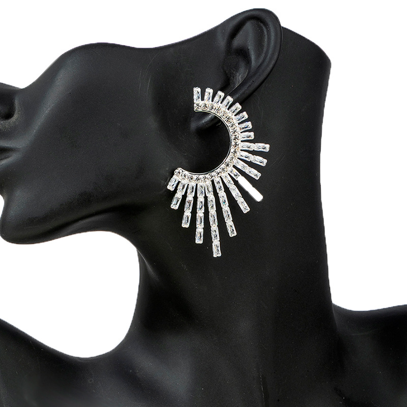 High end European and American exaggerated C-shaped zircon earrings with cross-border luxury design and rhinestone earrings