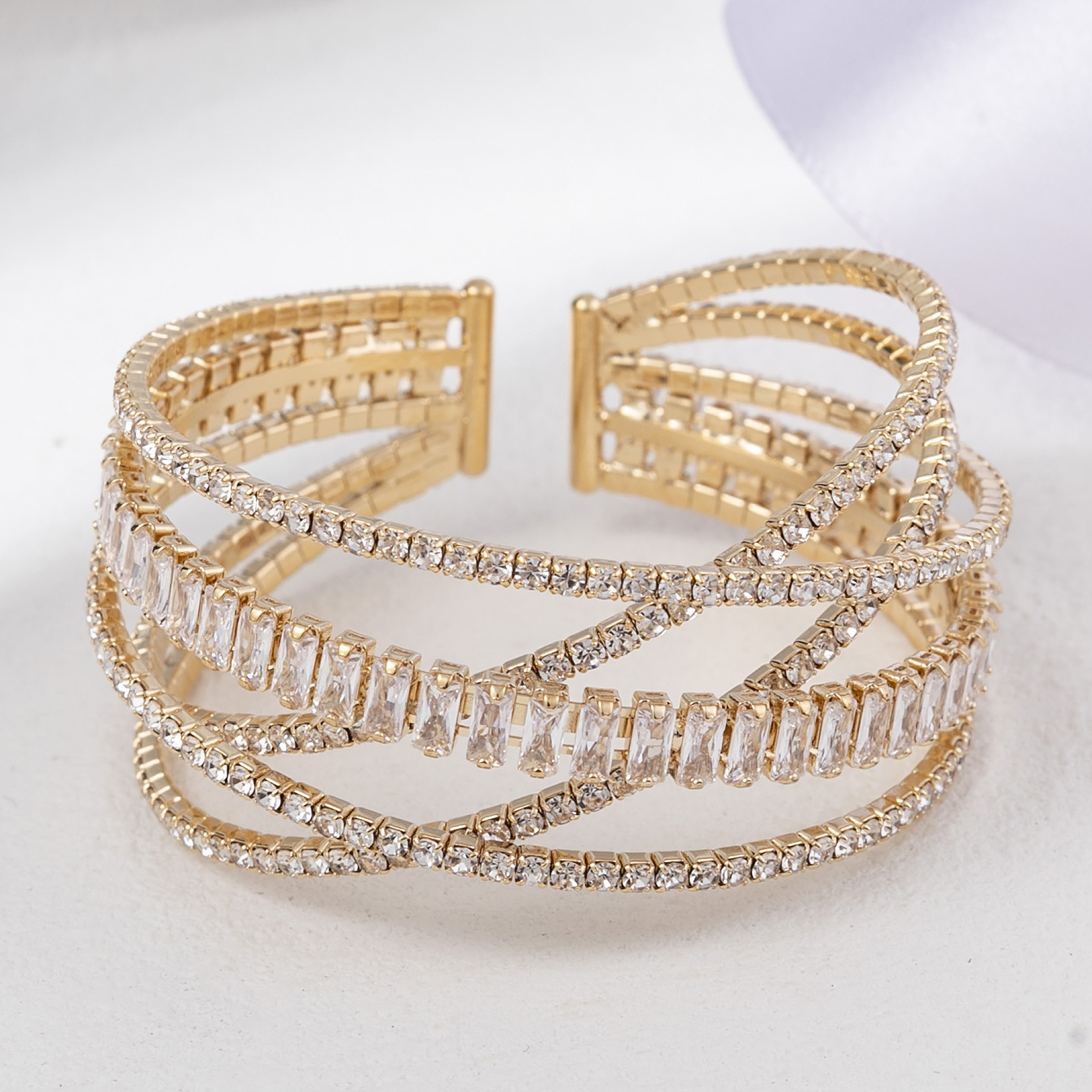 Trendy and fashionable cross-border European and American jewelry with 5 rows of cross rhinestone zircon open bracelet, new design jewelry