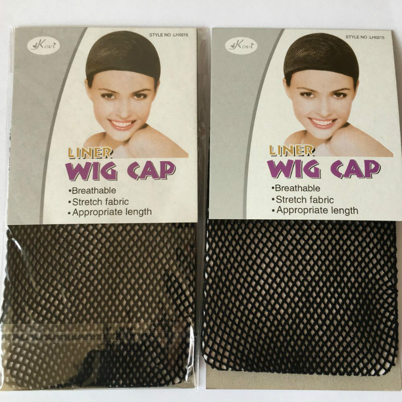 Wig and hair net for women, with black hair net at both ends for breathability. Wearing a wig and using small tools to care for accessories Wig and hair net for women, with black hair net at both ends for breathability. Wearing a wig and using small tools to care for accessories