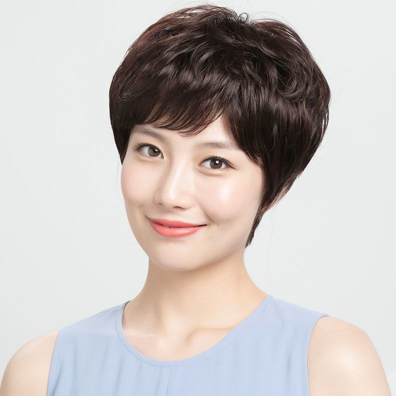 Mom wig, short hair for women, imitating white hair, short curly hair, suitable for middle-aged and elderly people, full head cover, looking youthful, realistic and natural