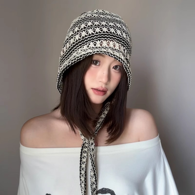 2025 new hollowed out lace up pullover hat for women, versatile in spring and autumn, cool hat for outings, shopping, small face, and headwear hat