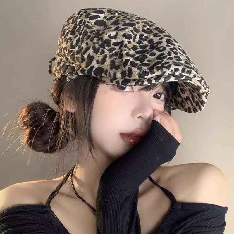 American retro spicy girl leopard print forward hat women's summer thin style niche design sense fashionable beret hat duckbill hat