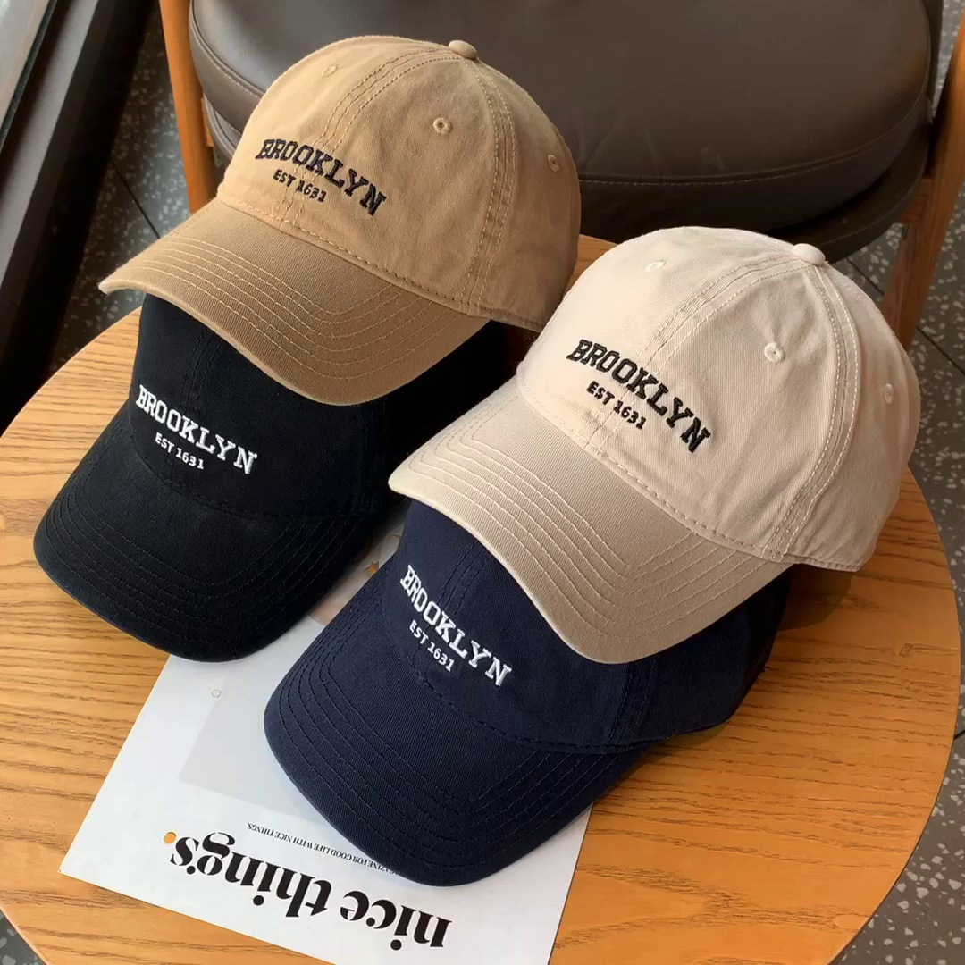 Japanese English letter duckbill cap unisex style can be worn by men and women, retro soft top baseball cap deepens to show face size