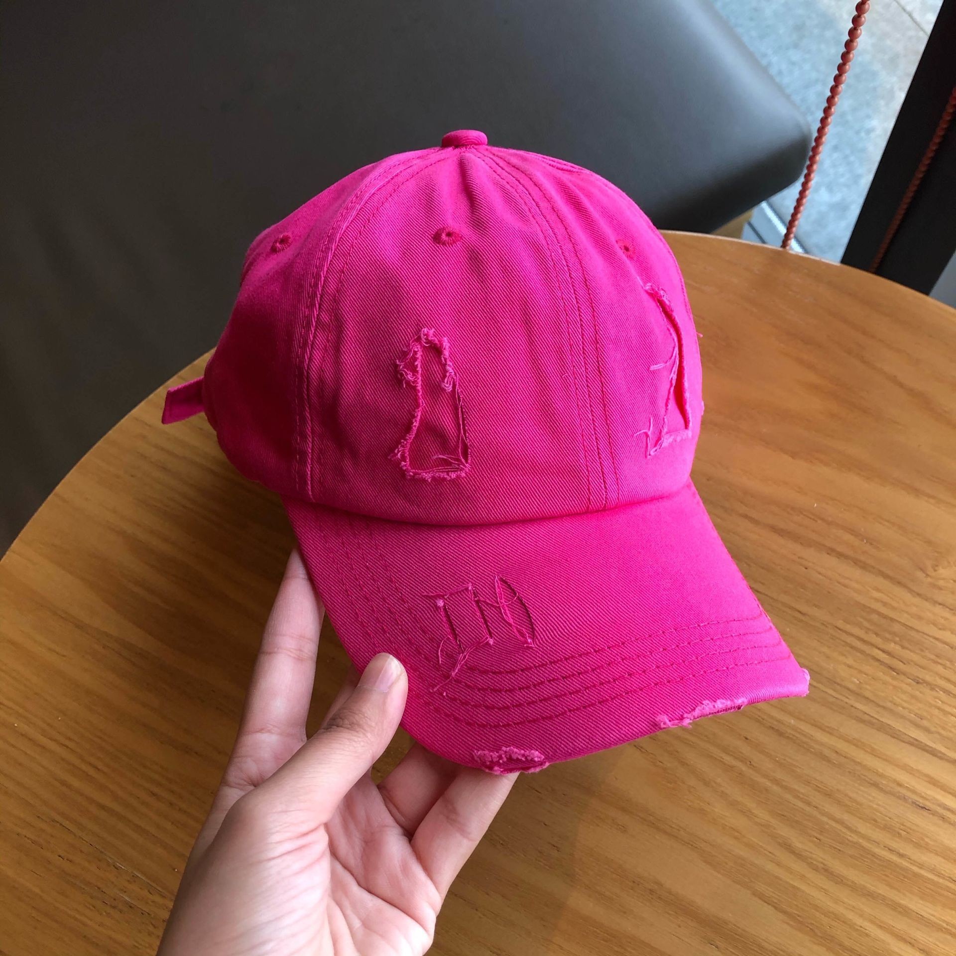 Korean version of vintage perforated pure white baseball cap, women's summer sun hat, men's and women's personalized solid color hip-hop duckbill cap