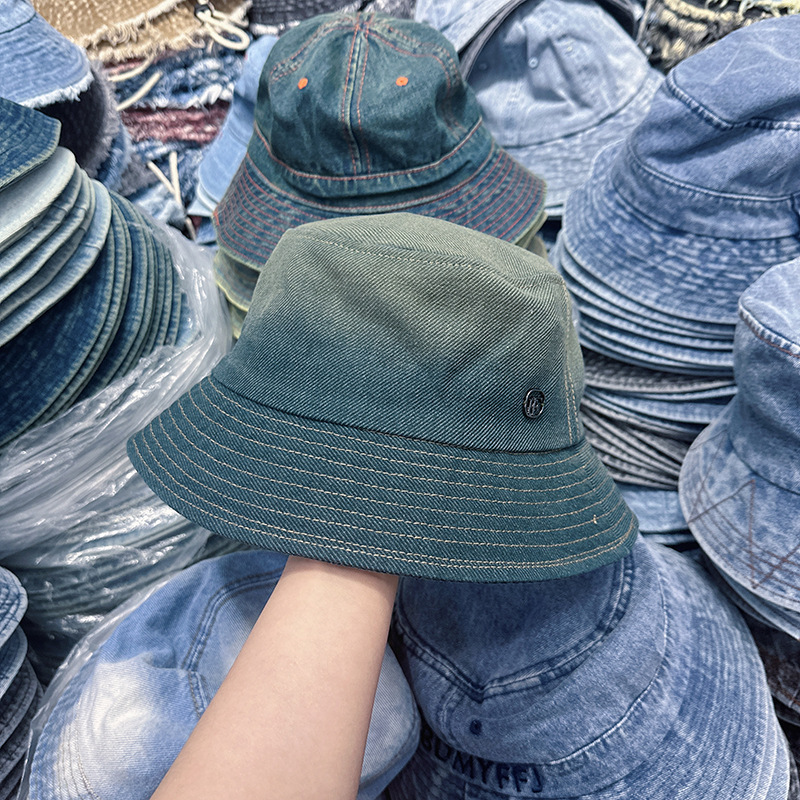 Wholesale of the new retro denim gradient fisherman hat from South Korea in 2025, with a large head circumference that highlights the face and a small sunshade and sun protection basin cap