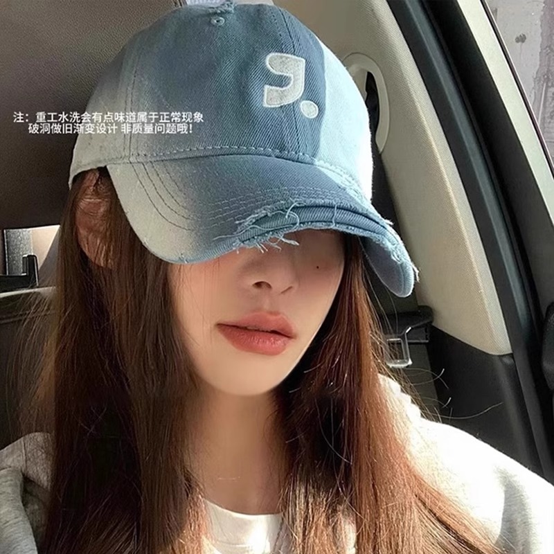 Close your eyes and enter the retro American baseball hat for women in summer. Embroidered to make your face look small, versatile sun hat made of Korean cotton
