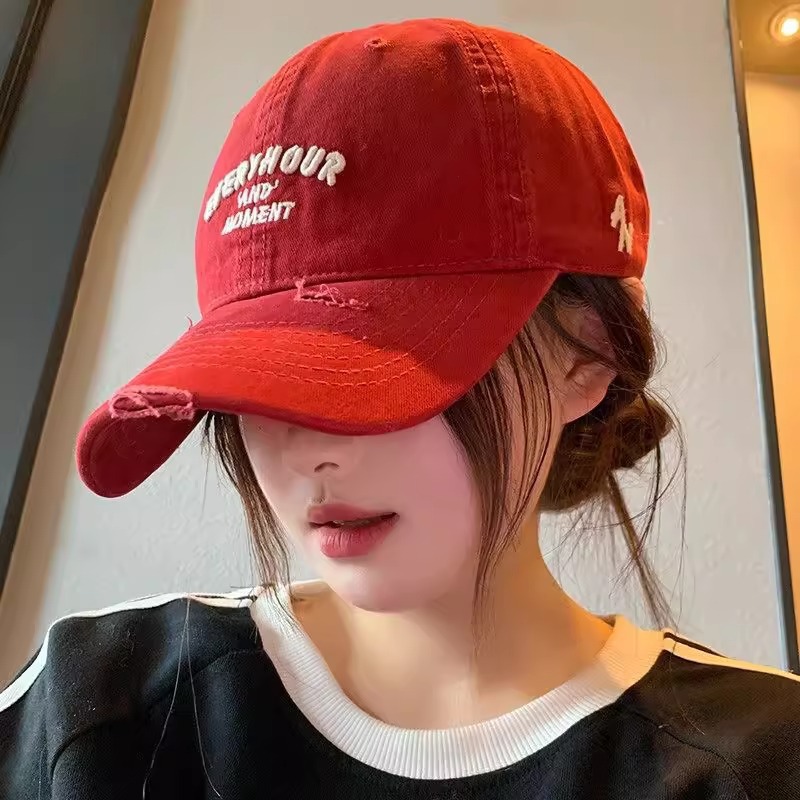 Retro letter embroidered red baseball cap, women's Korean style versatile face enhancing small hat with wide brim, big head circumference, duckbill cap, cotton