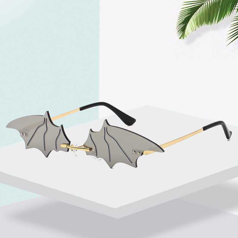 Bat sunglasses for women, funny dance party, trendy street photography, sunglasses with small frames, European and American fashion, alien shaped glasses, sunglasses Bat sunglasses for women, funny dance party, trendy street photography, sunglasses with small frames, European and American fashion, alien shaped glasses, sunglasses