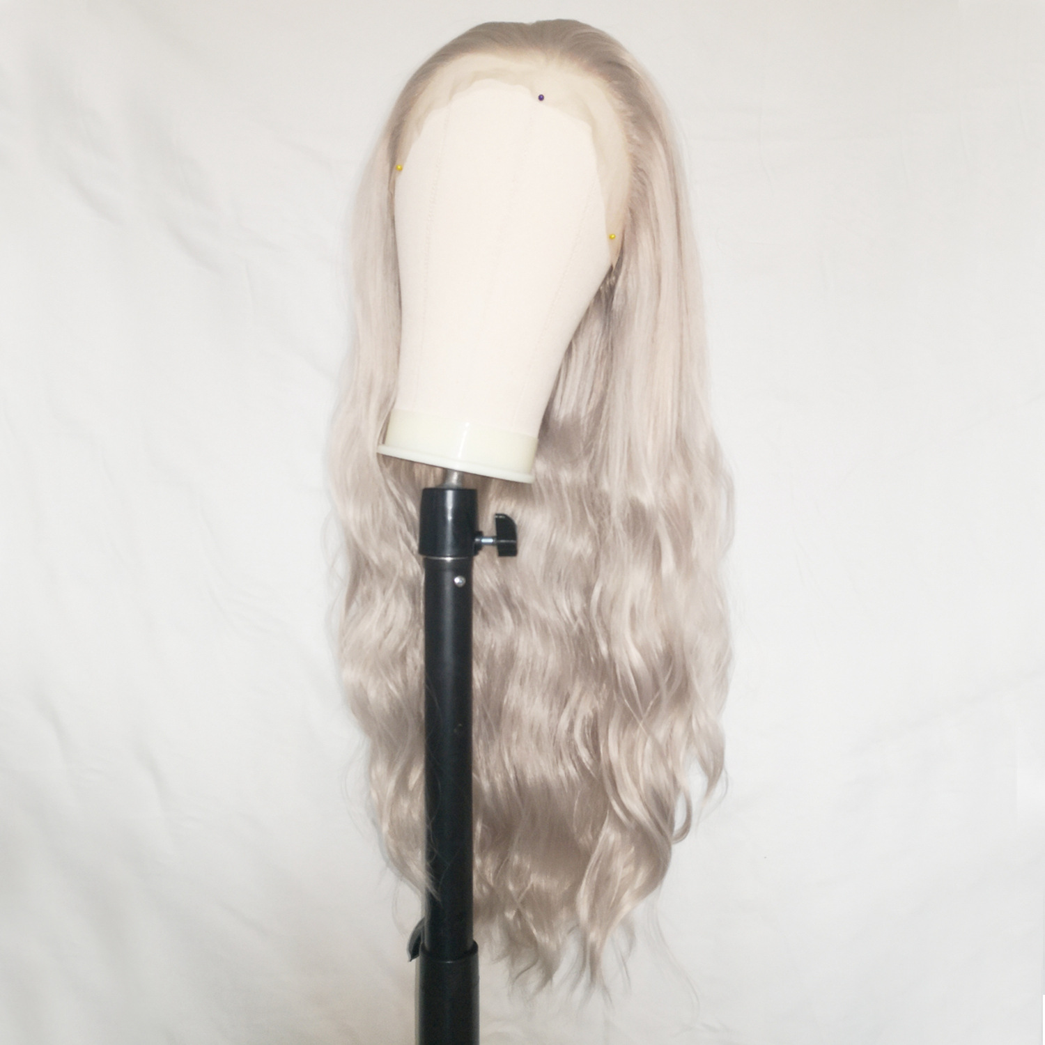Synthetic lace natural wave wig, European and American foreign trade gray long curly hair, high-temperature silk headband wig, one-piece hair replacement Synthetic lace natural wave wig, European and American foreign trade gray long curly hair, high-temperature silk headband wig, one-piece hair replacement