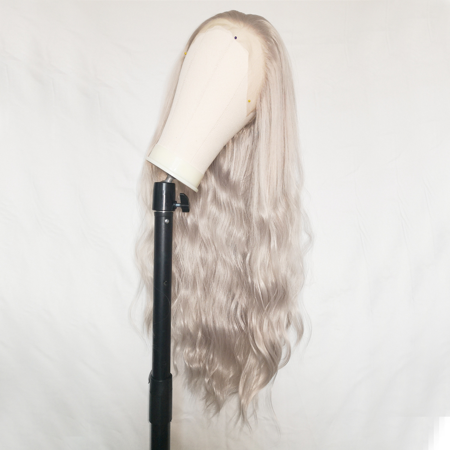Synthetic lace natural wave wig, European and American foreign trade gray long curly hair, high-temperature silk headband wig, one-piece hair replacement Synthetic lace natural wave wig, European and American foreign trade gray long curly hair, high-temperature silk headband wig, one-piece hair replacement