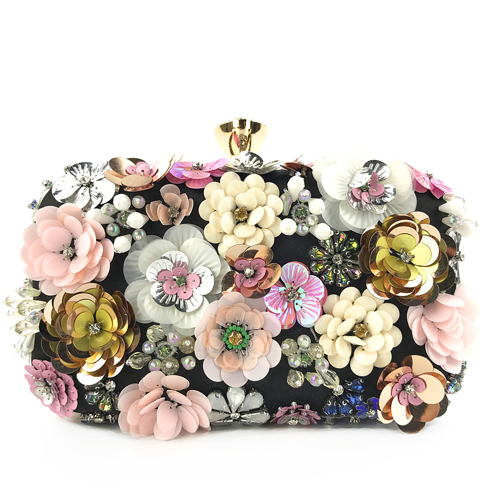 Hengmei Chaozhou manufacturer provides fashionable banquet bags, handmade flower bead bags for women, banquet wedding party bags Hengmei Chaozhou manufacturer provides fashionable banquet bags, handmade flower bead bags for women, banquet wedding party bags