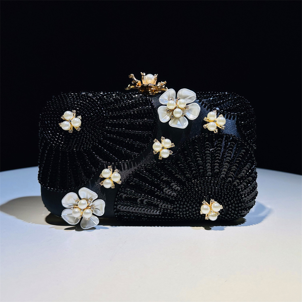 Hengmei Chaozhou New Flower Pearl Handbag Cross border Exclusive Fashion Sparkling Pearl Wedding Banquet Women's Bag Hengmei Chaozhou New Flower Pearl Handbag Cross border Exclusive Fashion Sparkling Pearl Wedding Banquet Women's Bag