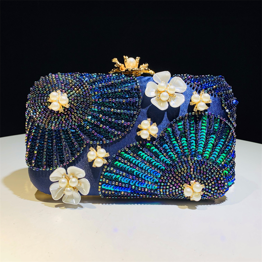 Hengmei Chaozhou New Flower Pearl Handbag Cross border Exclusive Fashion Sparkling Pearl Wedding Banquet Women's Bag Hengmei Chaozhou New Flower Pearl Handbag Cross border Exclusive Fashion Sparkling Pearl Wedding Banquet Women's Bag