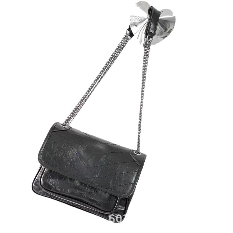 Direct cross-border M LV men's bag, women's bag, genuine leather mailman bag, chain bag, box bag, 3-in-1 black warrior pillow bag Direct cross-border M LV men's bag, women's bag, genuine leather mailman bag, chain bag, box bag, 3-in-1 black warrior pillow bag