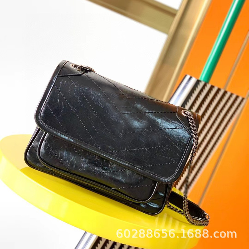 Direct cross-border M LV men's bag, women's bag, genuine leather mailman bag, chain bag, box bag, 3-in-1 black warrior pillow bag Direct cross-border M LV men's bag, women's bag, genuine leather mailman bag, chain bag, box bag, 3-in-1 black warrior pillow bag