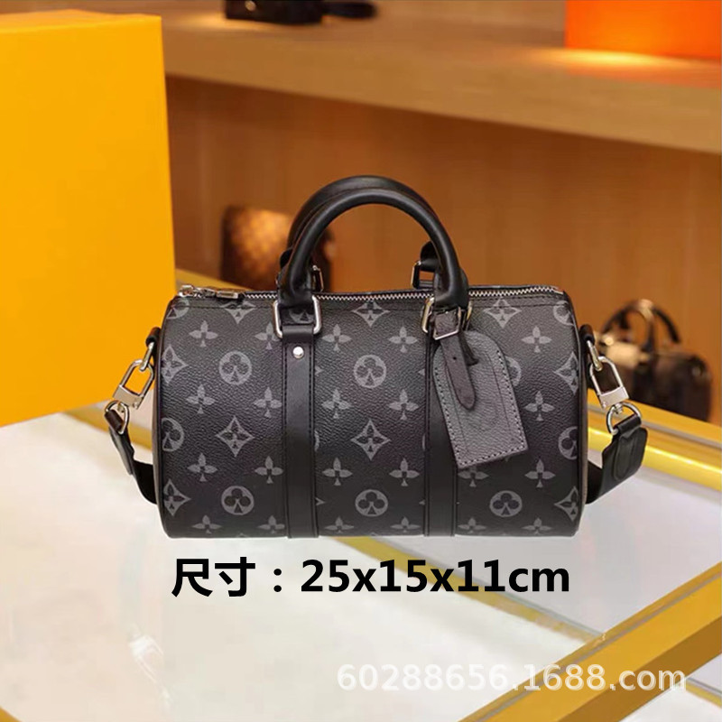 Direct cross-border M LV men's bag, women's bag, genuine leather mailman bag, chain bag, box bag, 3-in-1 black warrior pillow bag Direct cross-border M LV men's bag, women's bag, genuine leather mailman bag, chain bag, box bag, 3-in-1 black warrior pillow bag