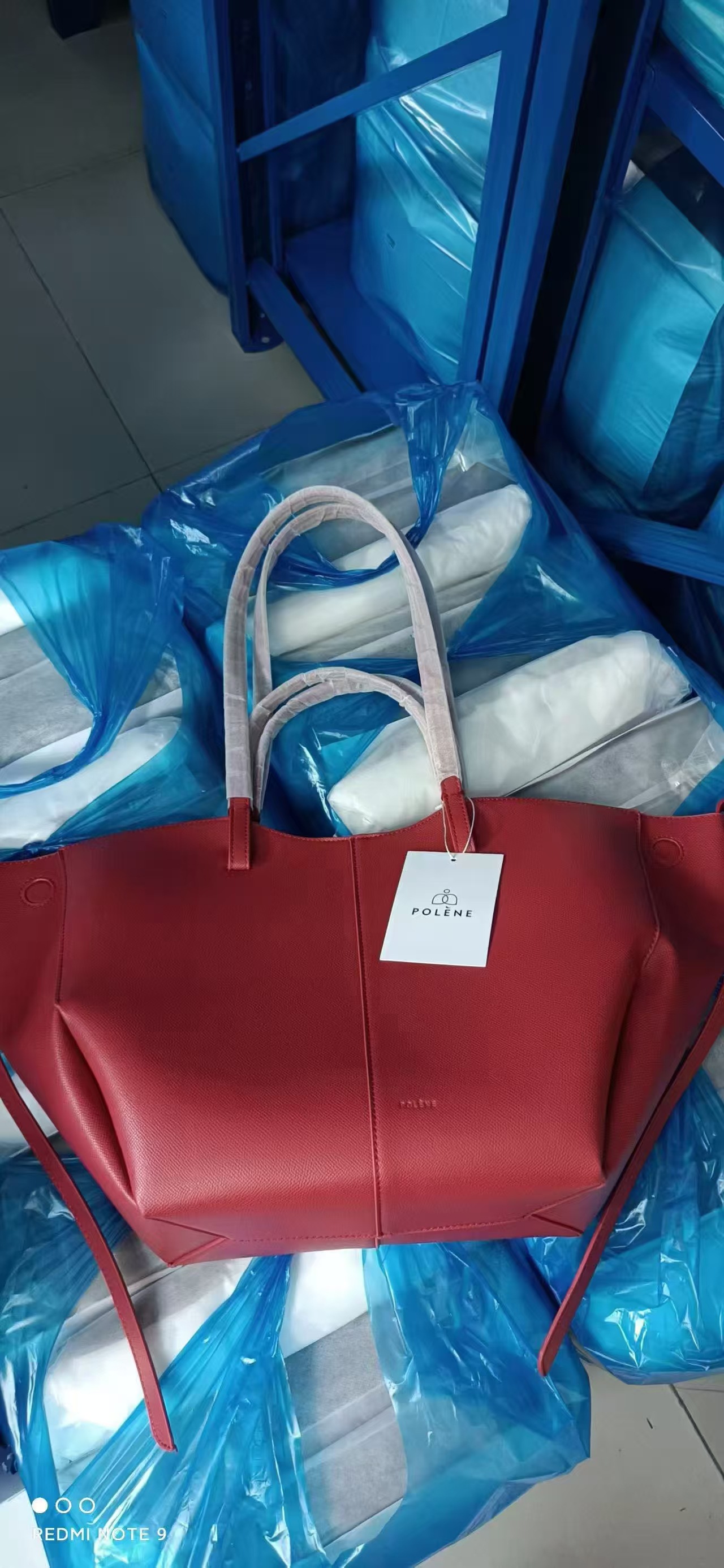 French Polen wing bag, Poleen tote bag, retro European and American niche bucket bag, hand-held armpit bag French Polen wing bag, Poleen tote bag, retro European and American niche bucket bag, hand-held armpit bag