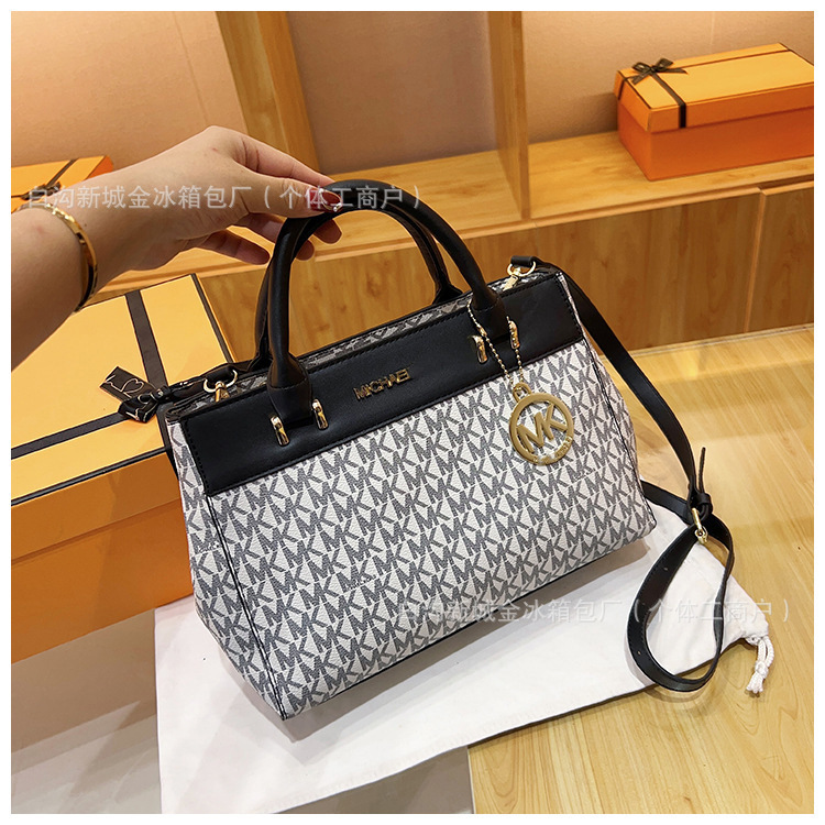 2025 New Bag Women's Bag Korean Edition Trendy Fashion European and American Ins Single Shoulder Handheld Crossbody Foreign Trade Cross border Women's Bag 2025 New Bag Women's Bag Korean Edition Trendy Fashion European and American Ins Single Shoulder Handheld Crossbody Foreign Trade Cross border Women's Bag