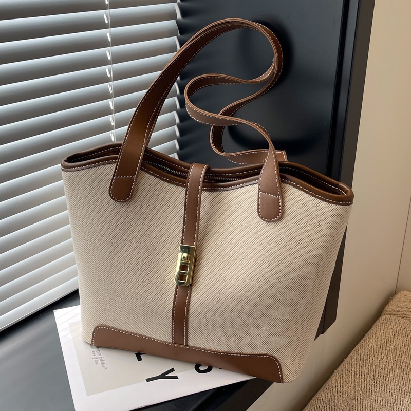 Tote bag for women 2024 new fashionable contrasting color popular single shoulder handbag casual versatile large capacity bucket bag