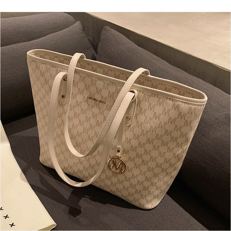 2025 new French cherry blossom tote bag for women commuting niche ins handbag large capacity shoulder bag 2025 new French cherry blossom tote bag for women commuting niche ins handbag large capacity shoulder bag